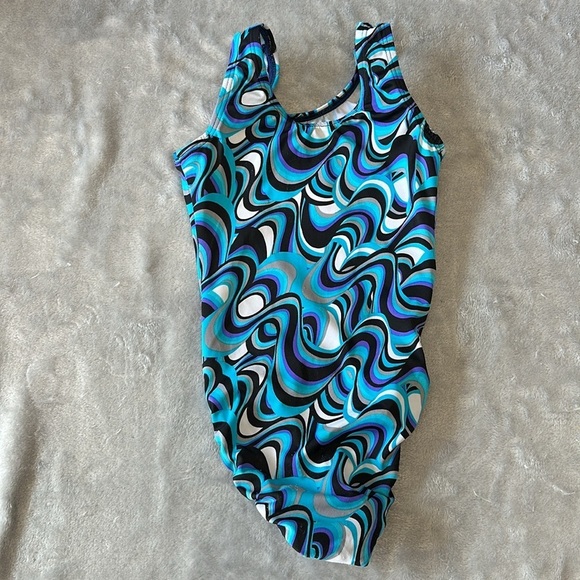 Snowflake Designs - Gymnastics + Dance Sleeveless bodysuit/Leotard. Size Medium - Picture 5 of 6